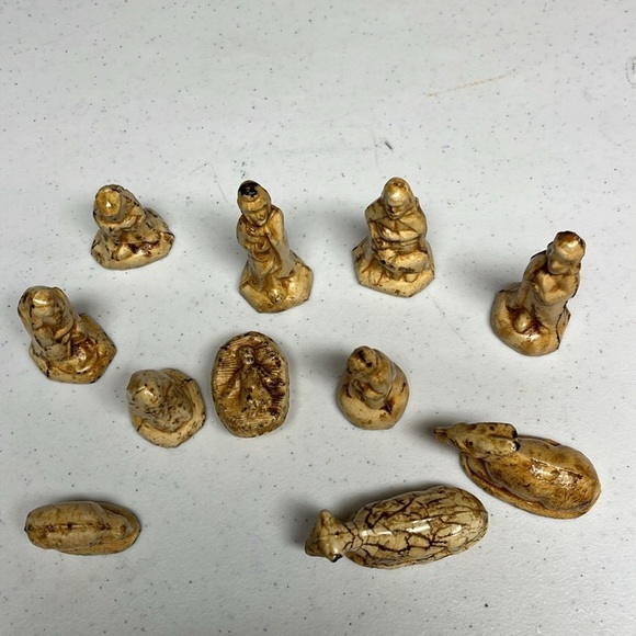 Nativity Set Small Vintage Antiqued - Picture 3 of 8